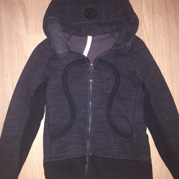 LuluLemon Scuba Hoodie Charcoal Like New - Picture 3 of 3